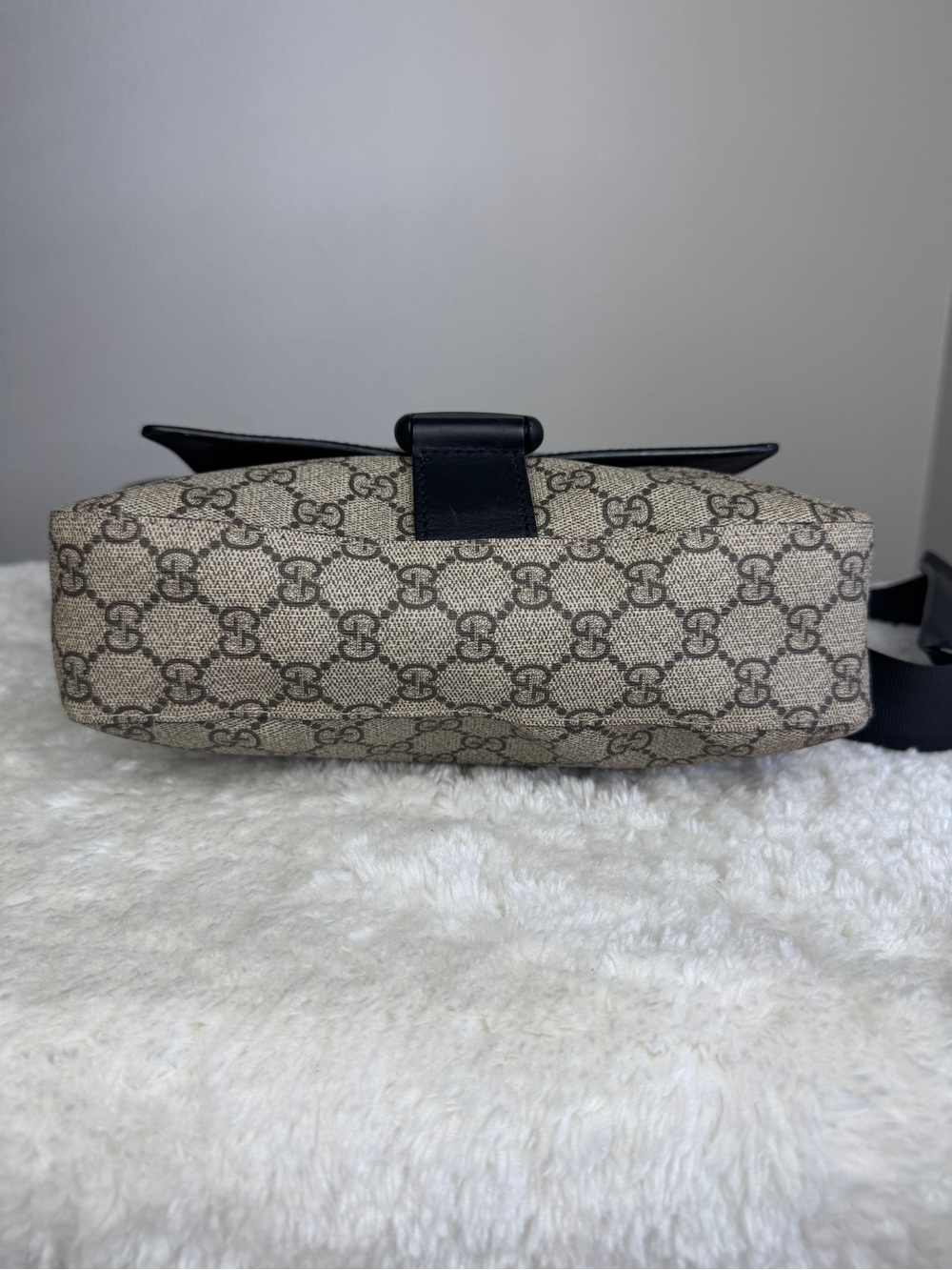 Gucci Black Leather & Beige GG Canvas Crossbody Messenger Bag - Picture 5 of 14